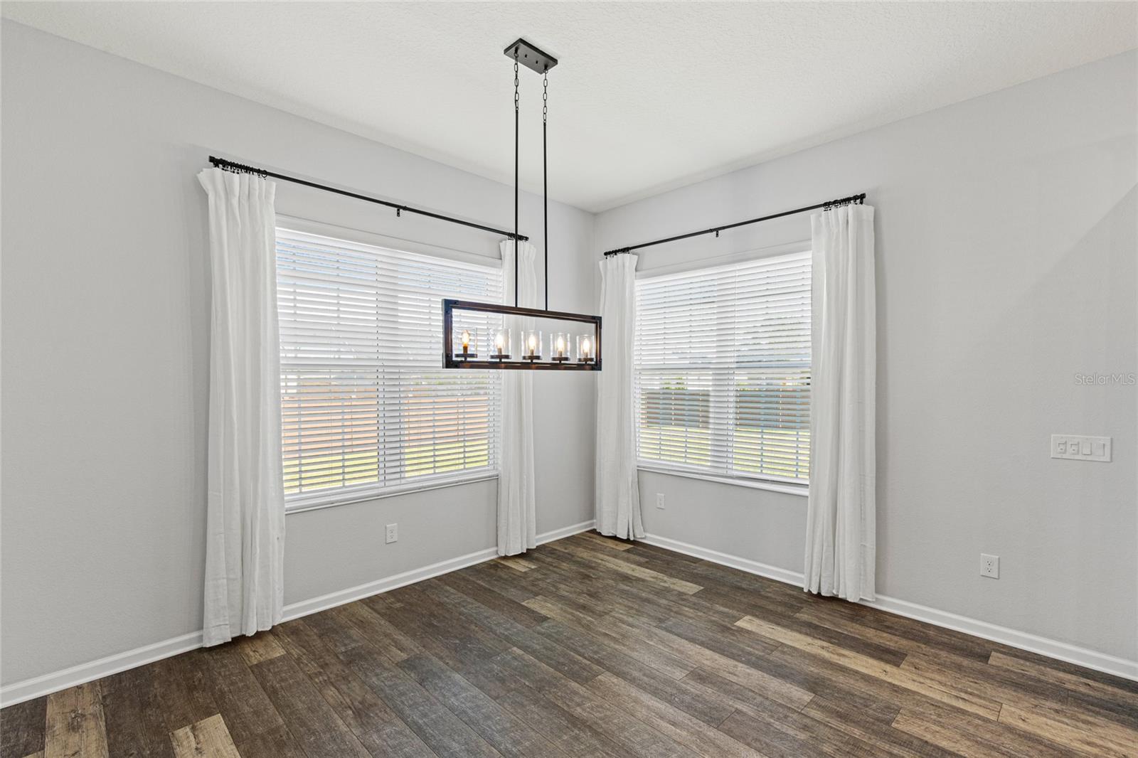 OXFORD OAKS - Residential