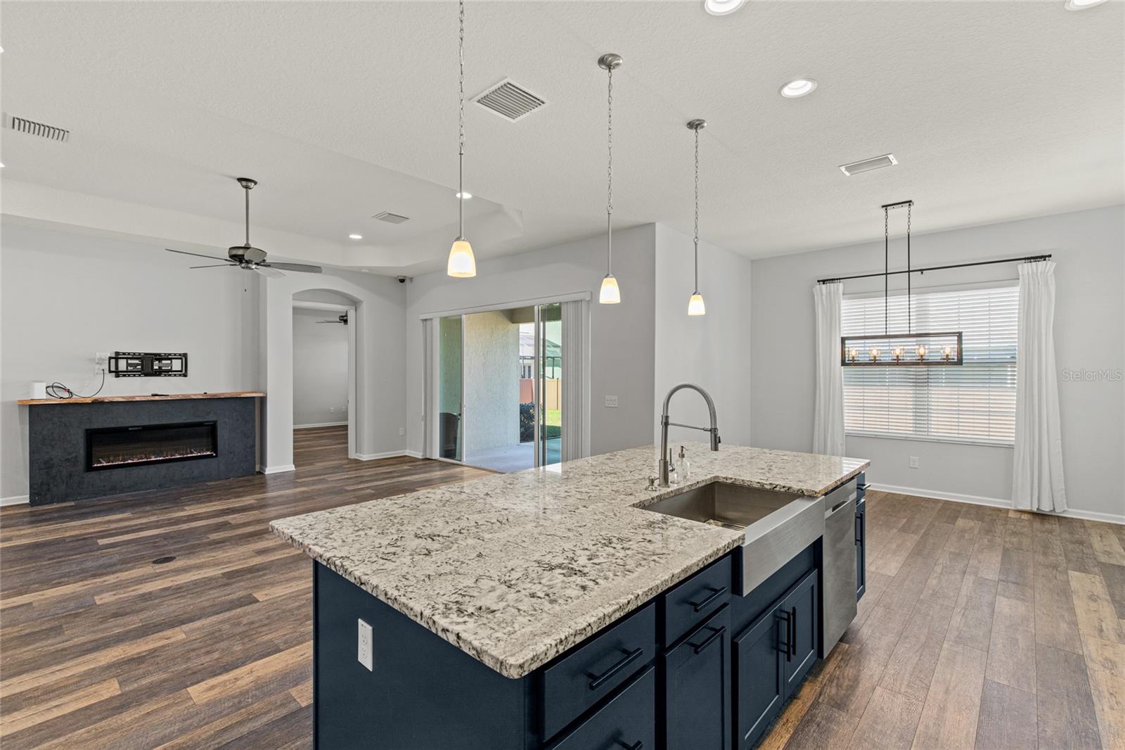 OXFORD OAKS - Residential