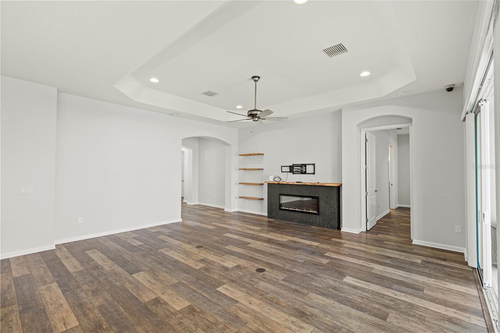 OXFORD OAKS - Residential