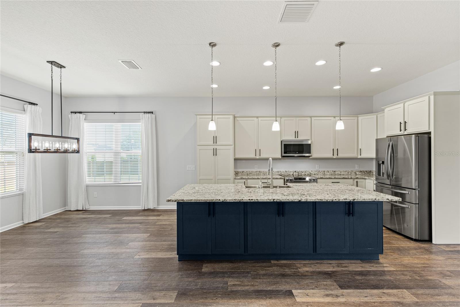 OXFORD OAKS - Residential