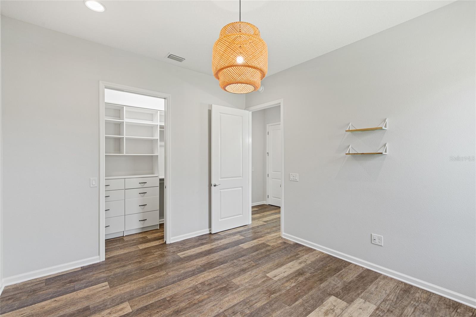 OXFORD OAKS - Residential