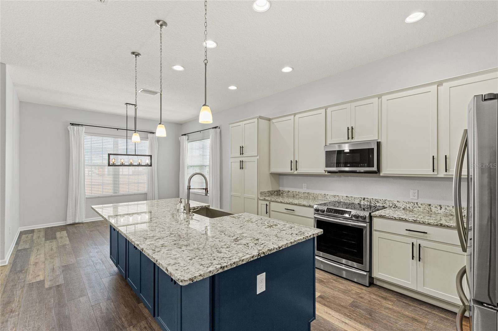 OXFORD OAKS - Residential