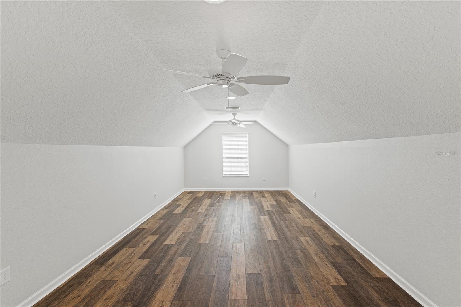 OXFORD OAKS - Residential