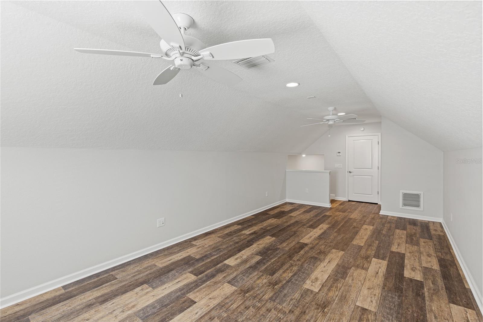 OXFORD OAKS - Residential