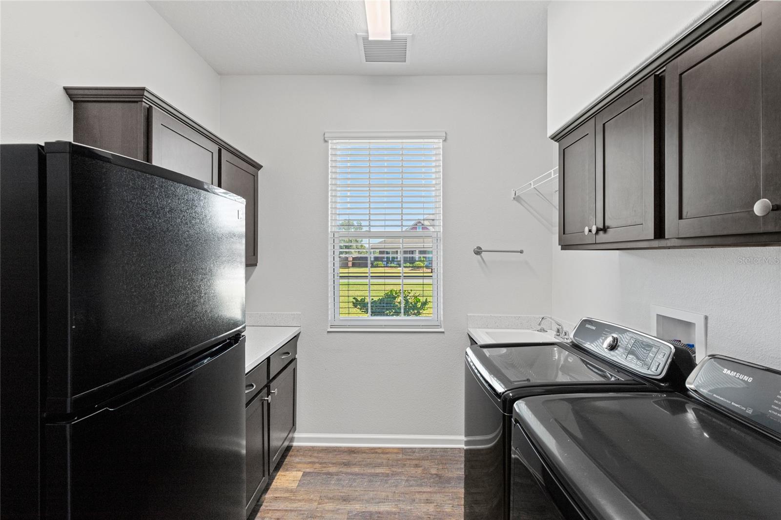 OXFORD OAKS - Residential