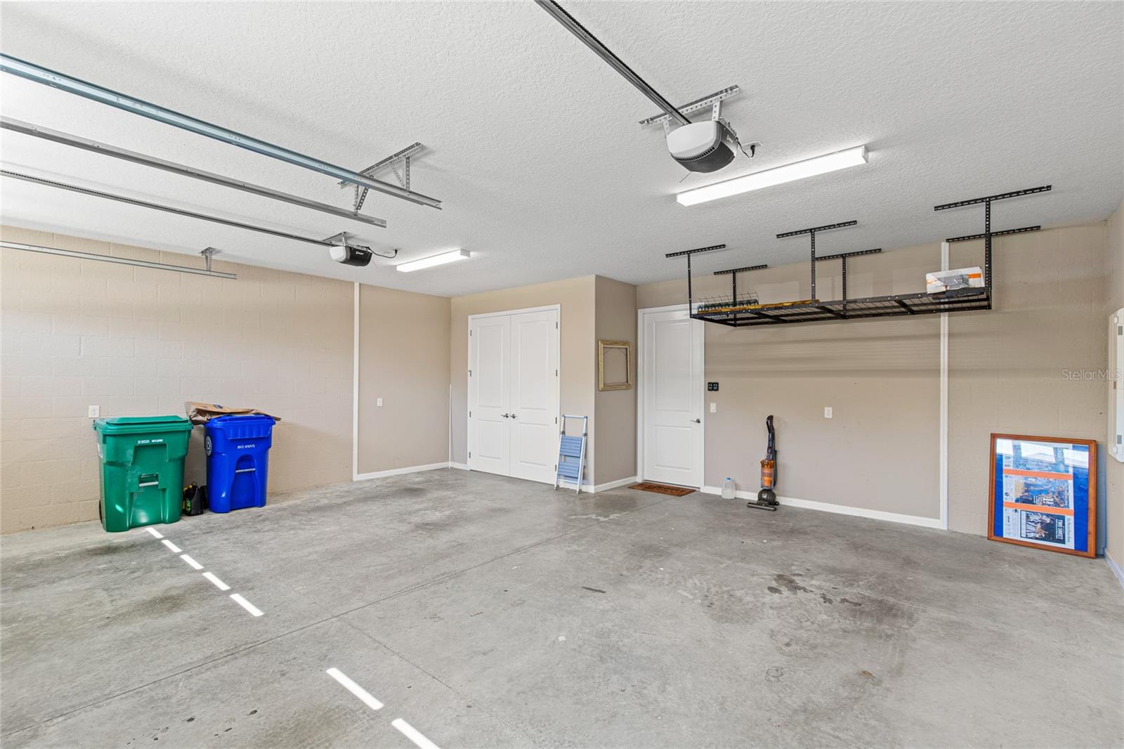 OXFORD OAKS - Residential