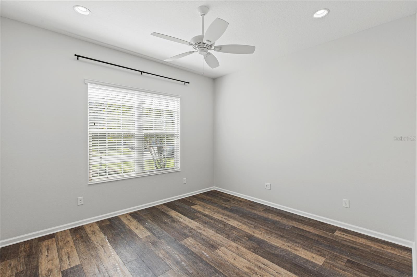 OXFORD OAKS - Residential