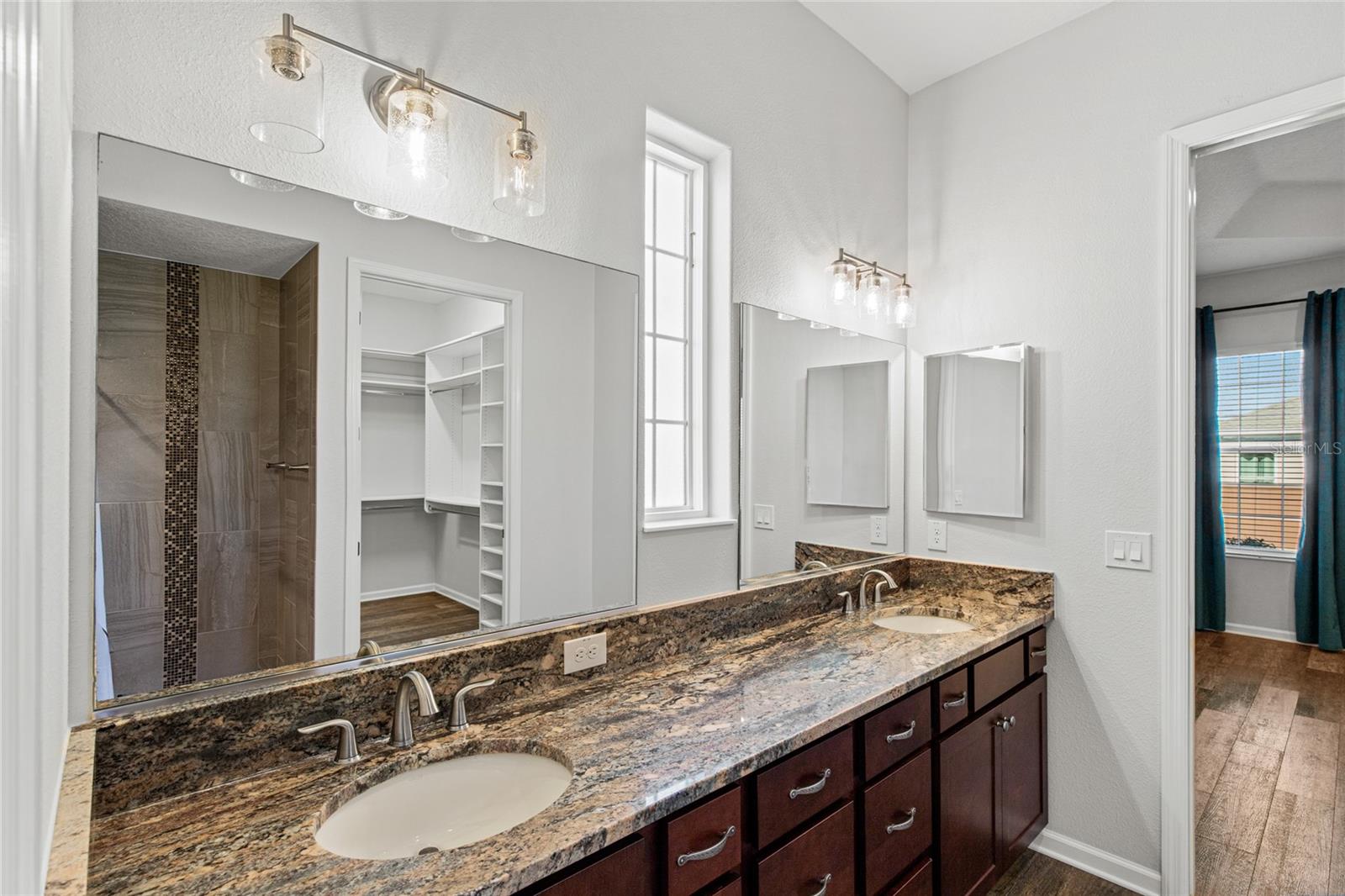 OXFORD OAKS - Residential