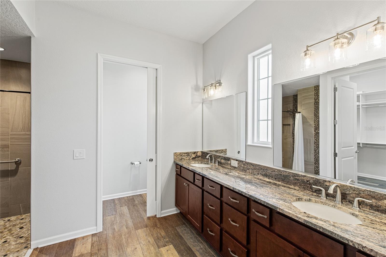 OXFORD OAKS - Residential