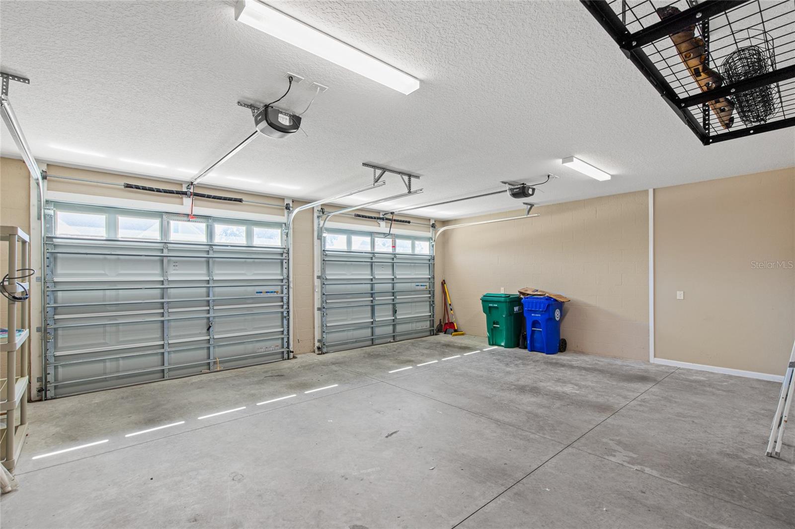 OXFORD OAKS - Residential