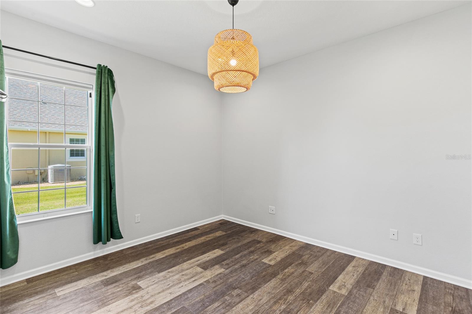 OXFORD OAKS - Residential