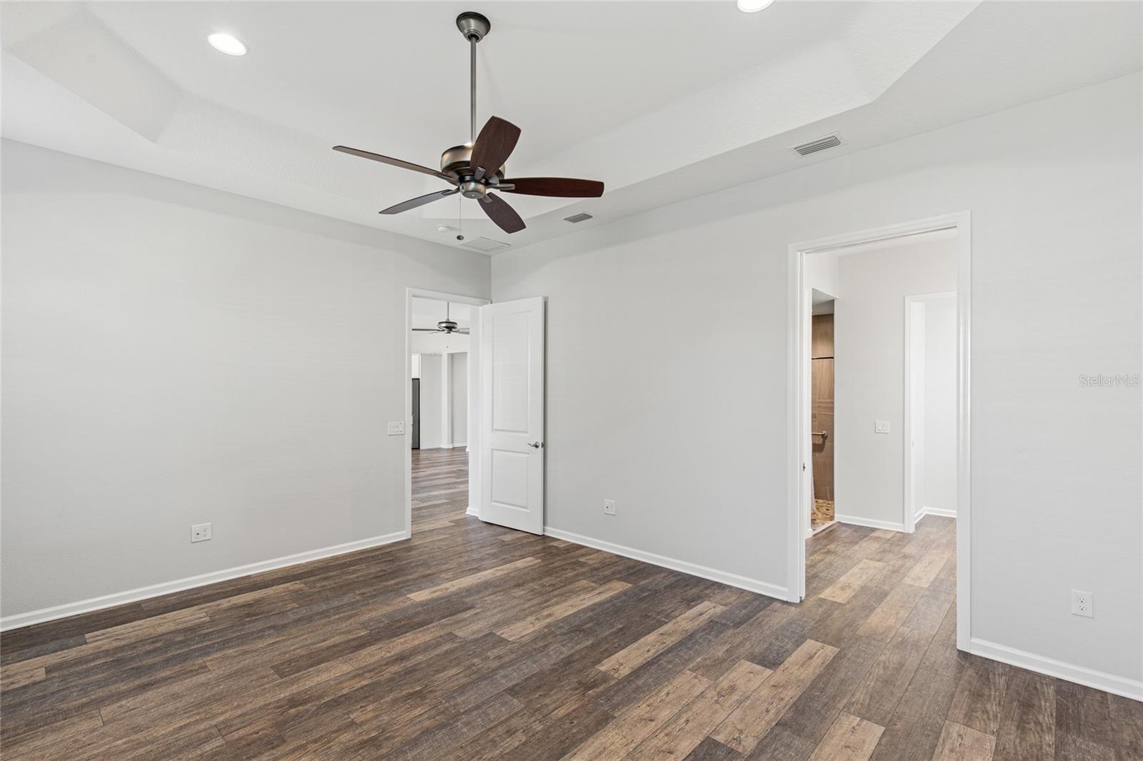 OXFORD OAKS - Residential