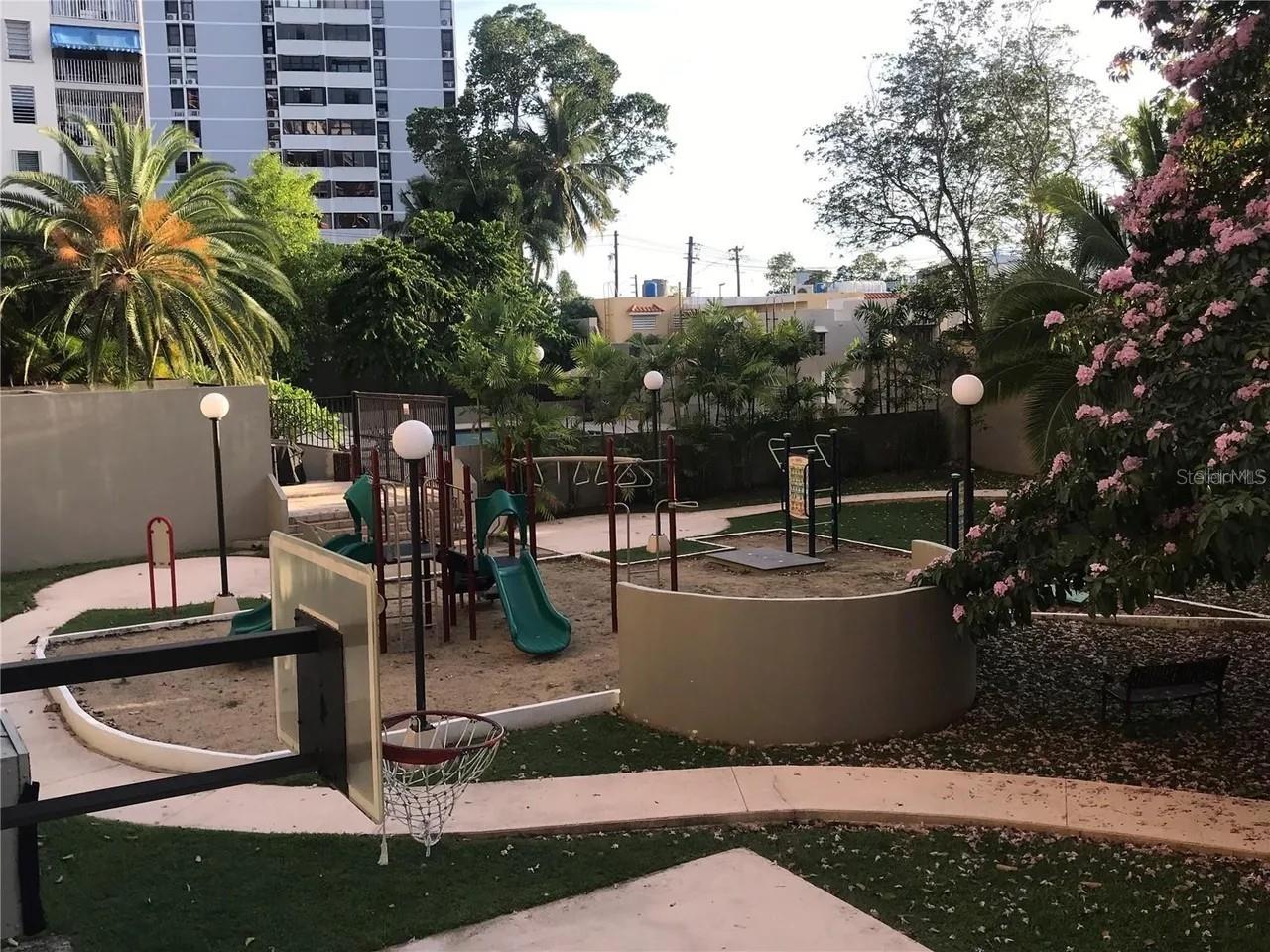 LAS CARMELITAS - Residential