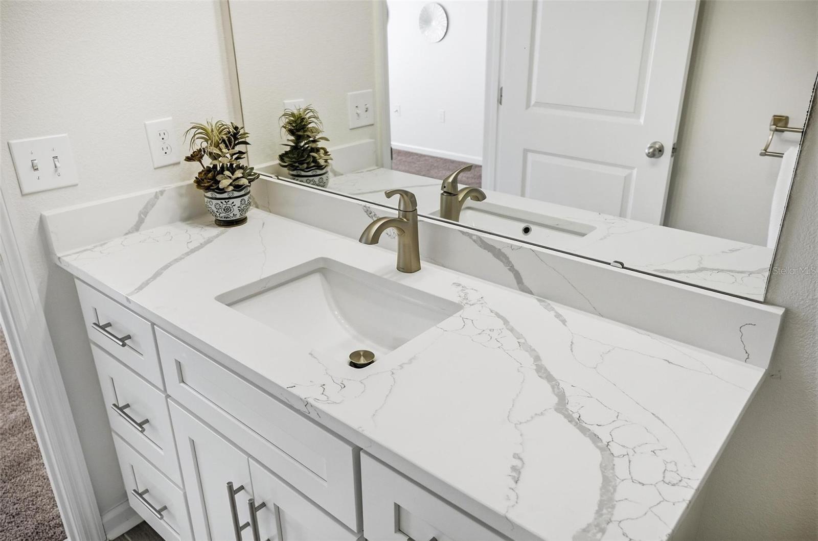 RESERVE/HLND MDWS - Residential