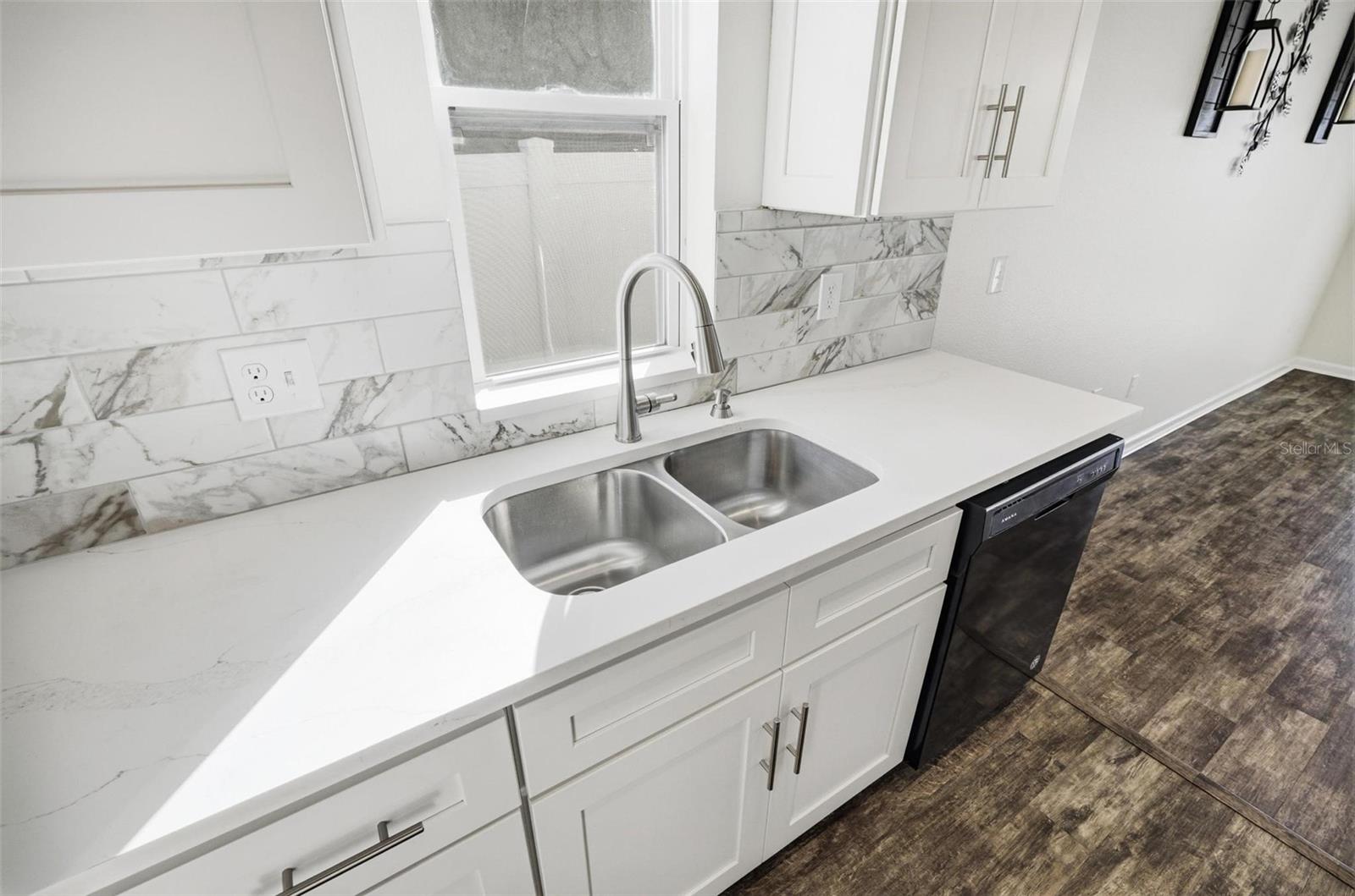 RESERVE/HLND MDWS - Residential