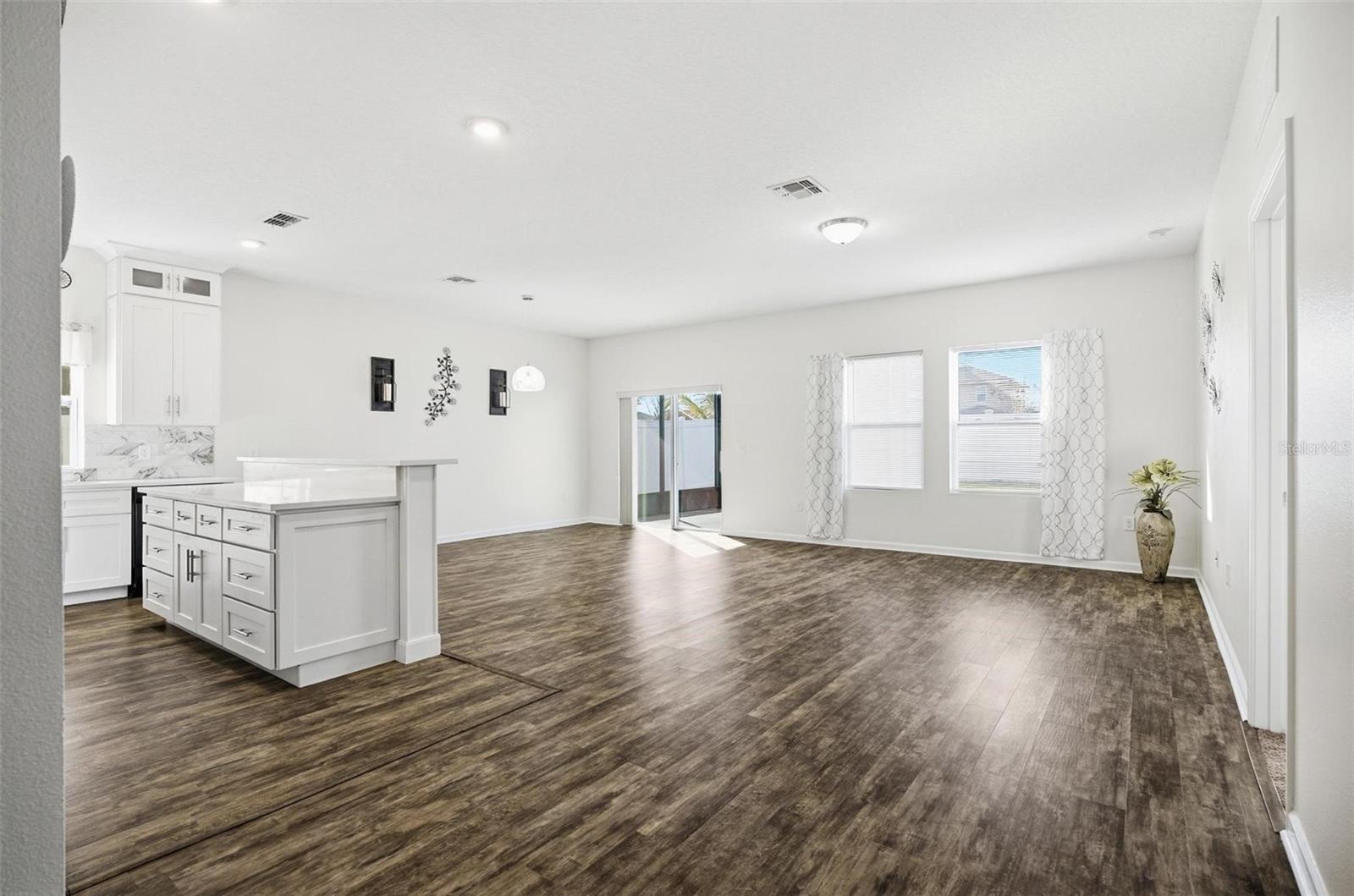 RESERVE/HLND MDWS - Residential