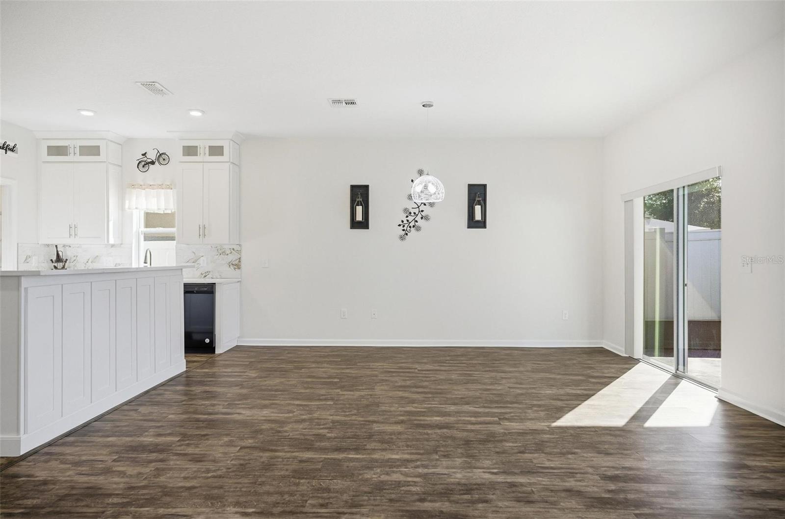 RESERVE/HLND MDWS - Residential