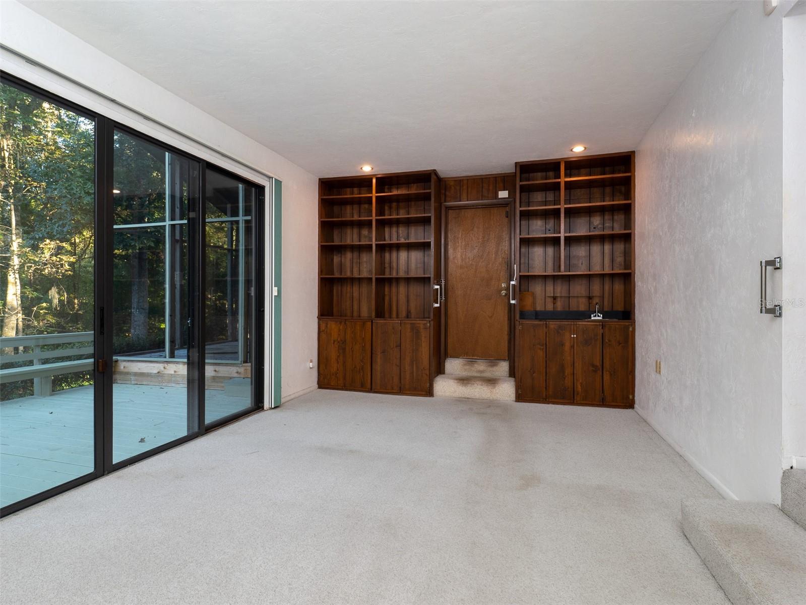 VALLEY THE - Residential