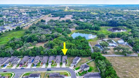 A home in LAKELAND