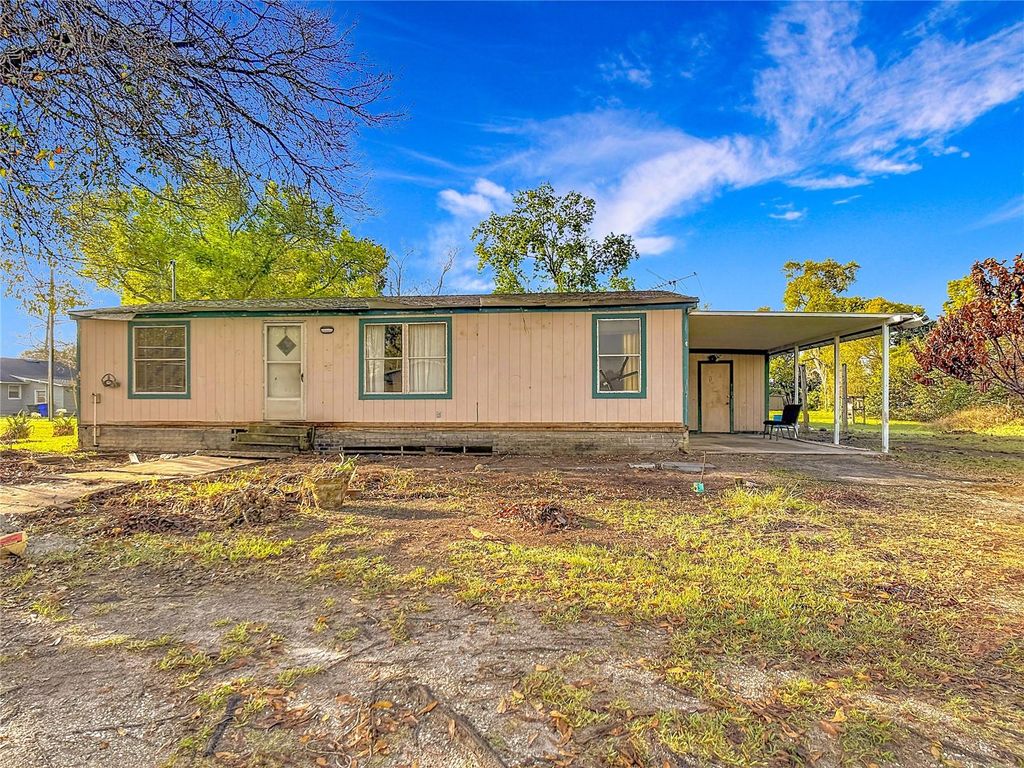 Photo of 820 Robinson Avenue, Saint Cloud, FL 34769 (MLS # O6389283)