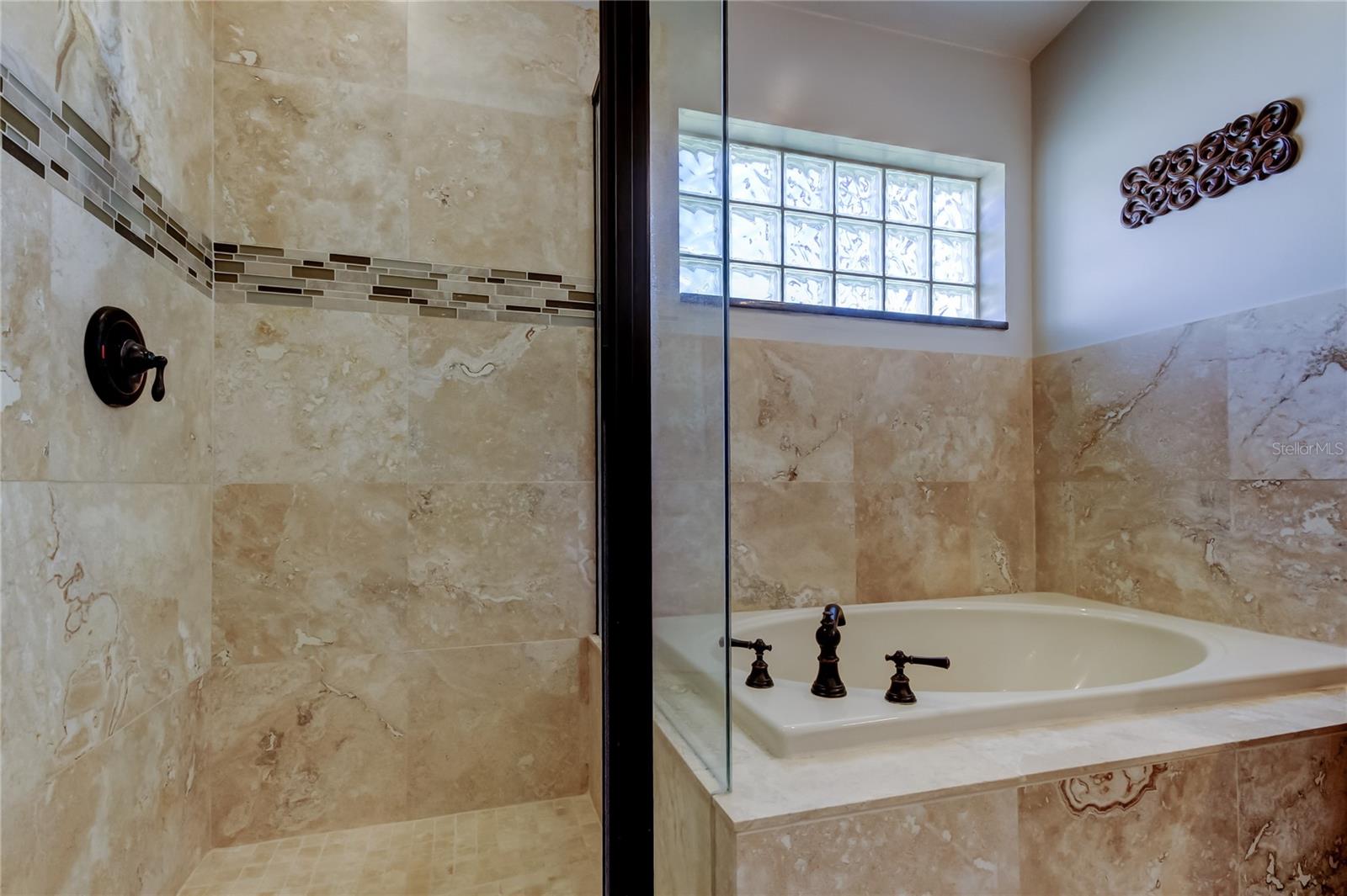 VILLAROSA PH F - Residential