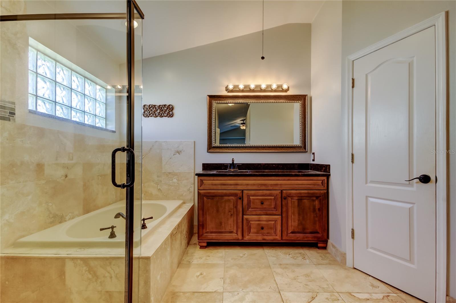 VILLAROSA PH F - Residential