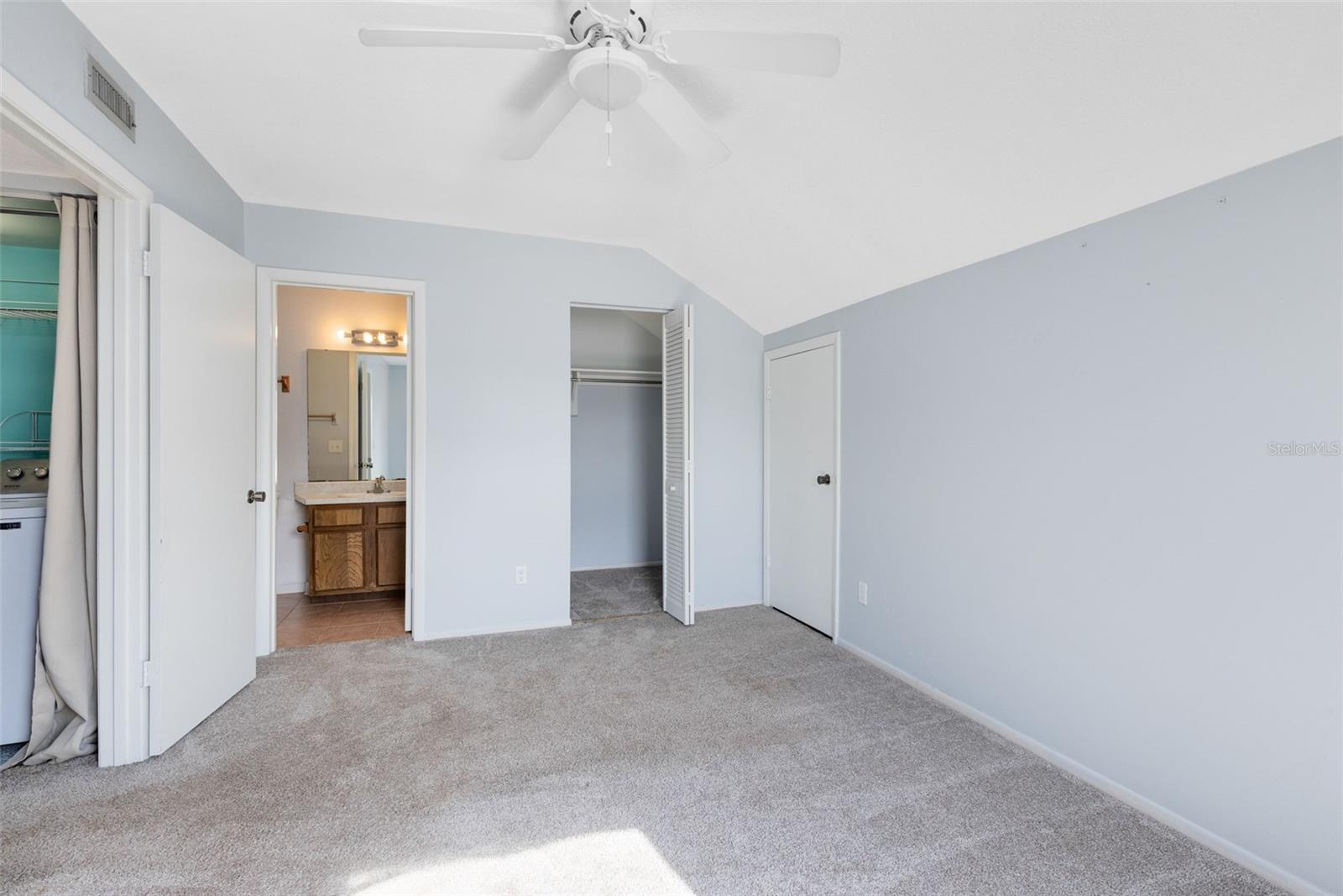 RAMBLEWOOD CONDO - Residential