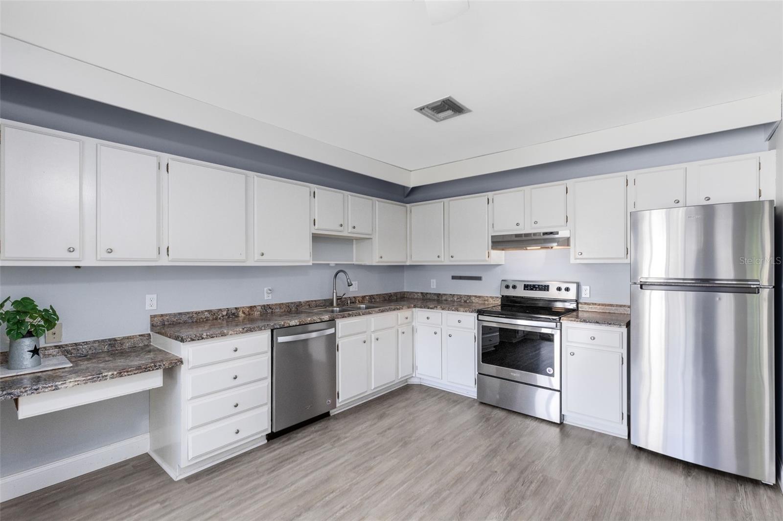 RAMBLEWOOD CONDO - Residential