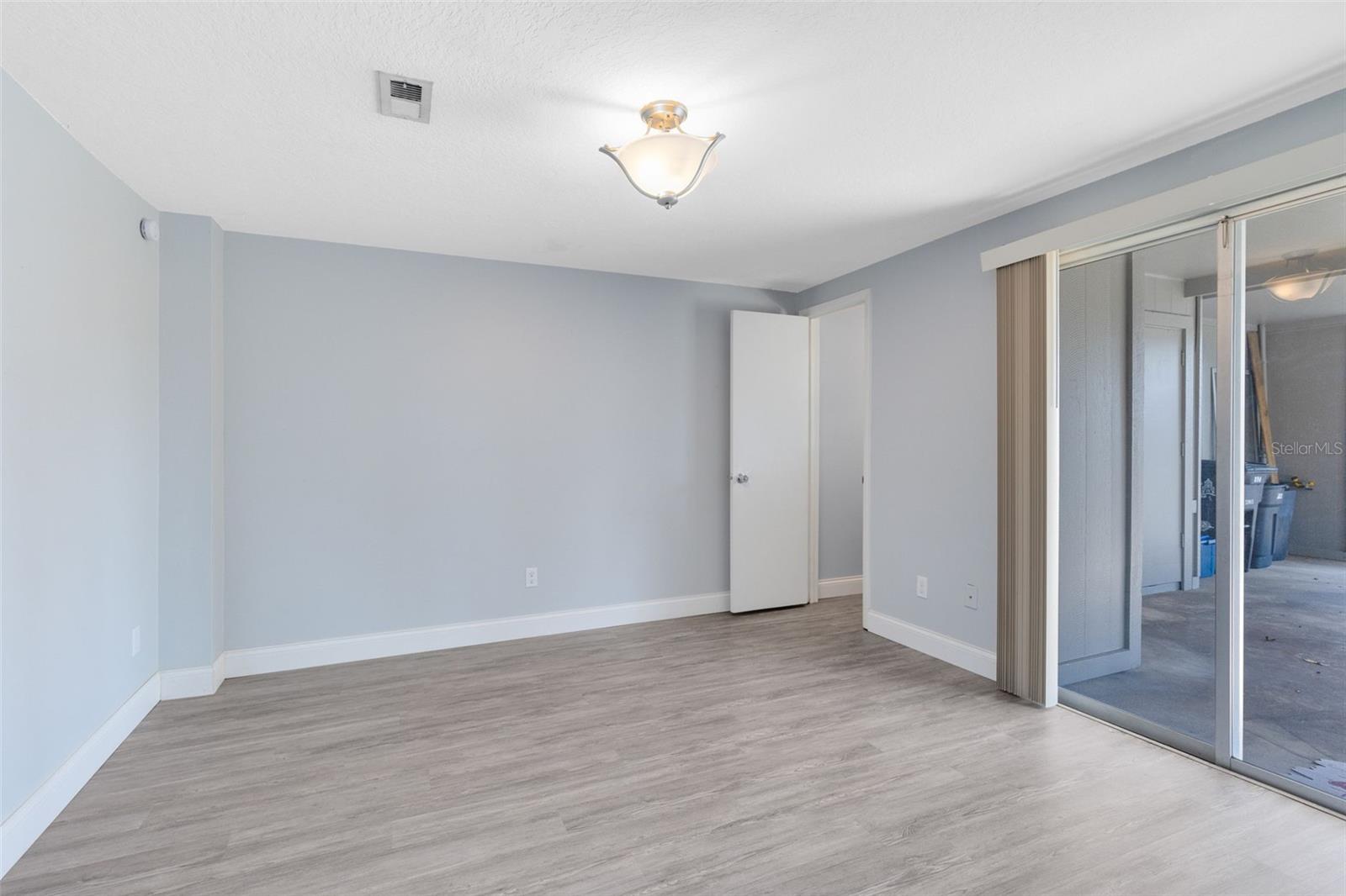 RAMBLEWOOD CONDO - Residential