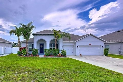 Photo of 10148 Florence Ridge Drive, Clermont, FL 34711 (MLS # O6345426)