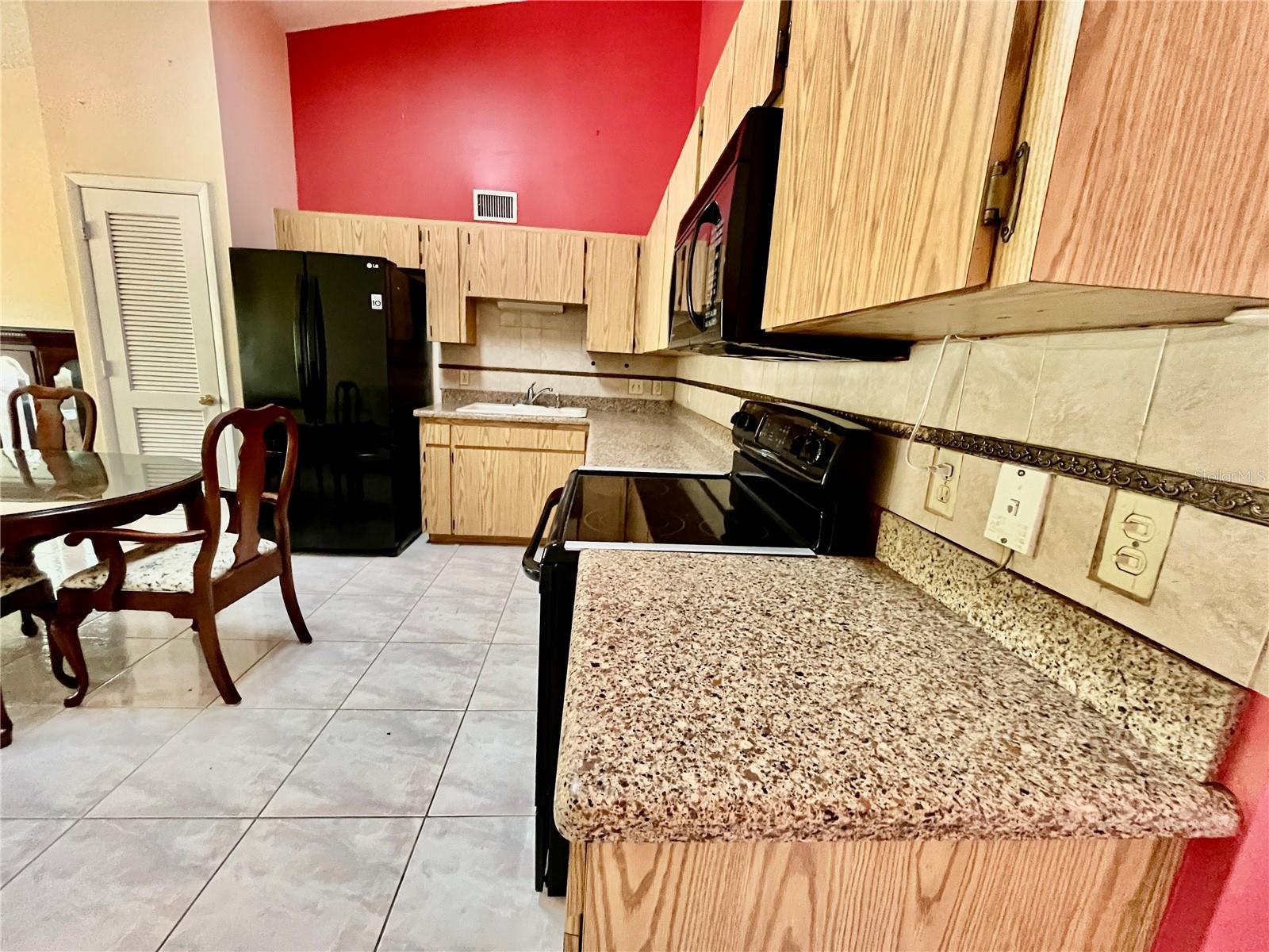 ON TOP OF THE WORLD - Residential