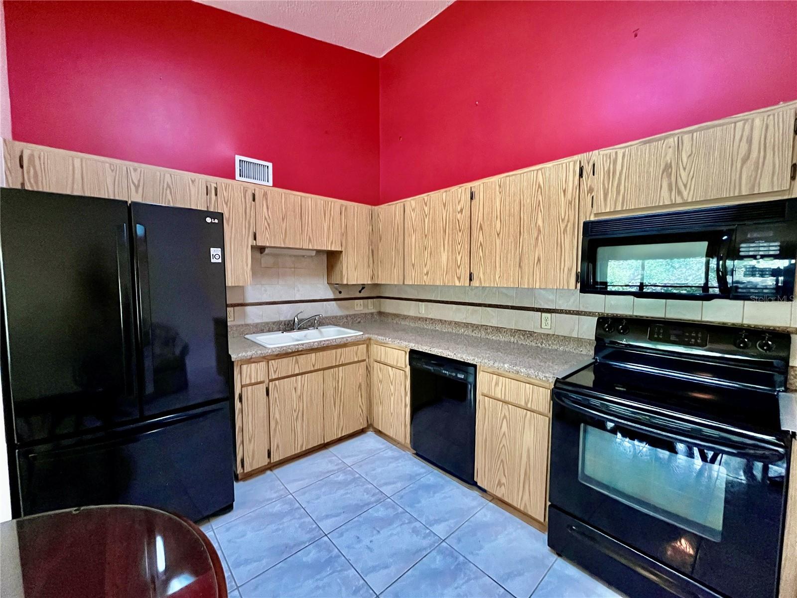 ON TOP OF THE WORLD - Residential