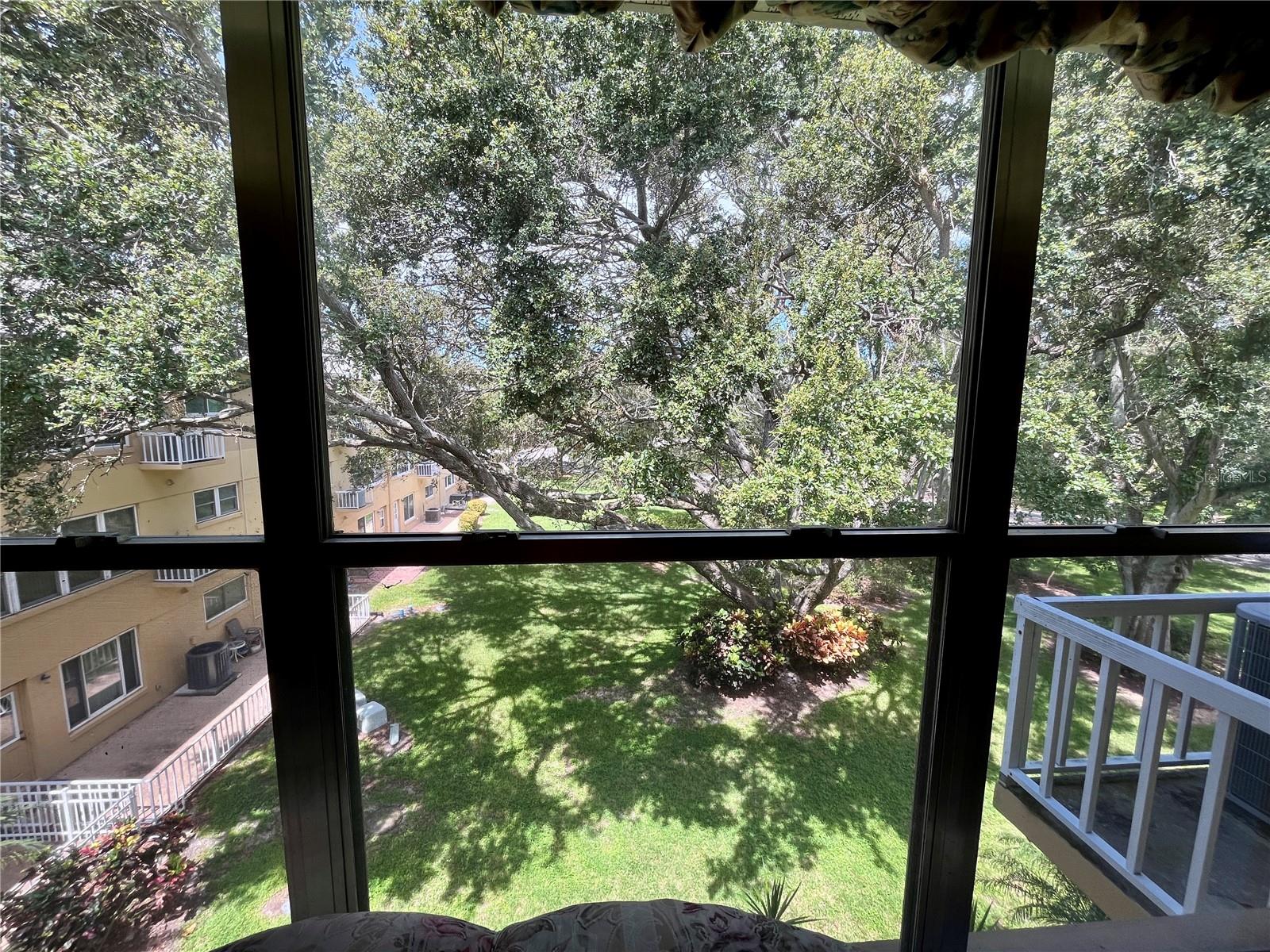 ON TOP OF THE WORLD - Residential