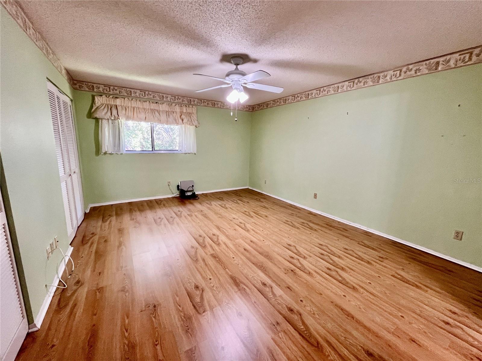 ON TOP OF THE WORLD - Residential