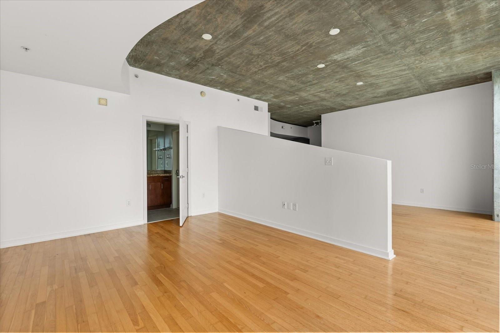 SOLAIRE/PLAZA CONDO - Residential