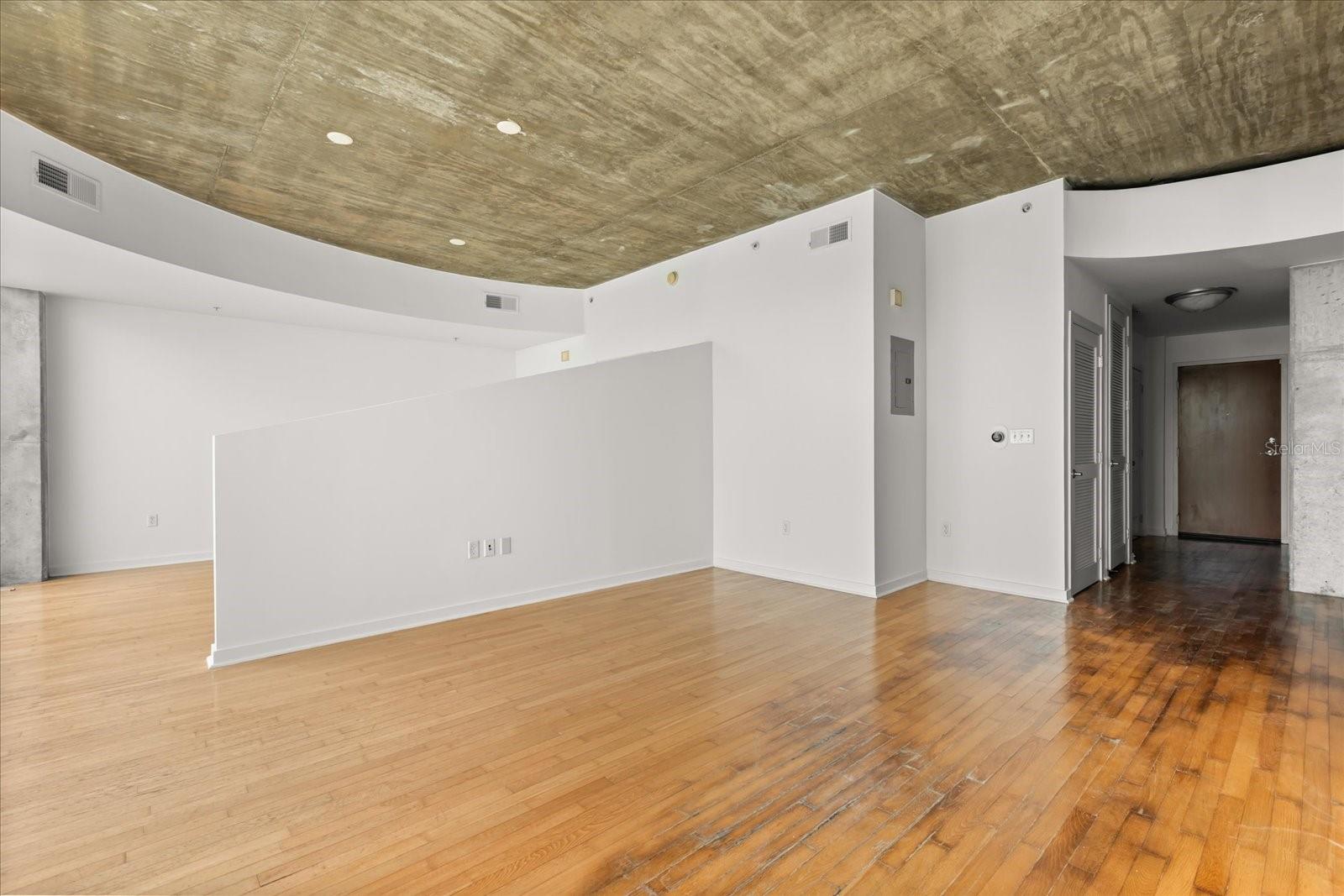 SOLAIRE/PLAZA CONDO - Residential