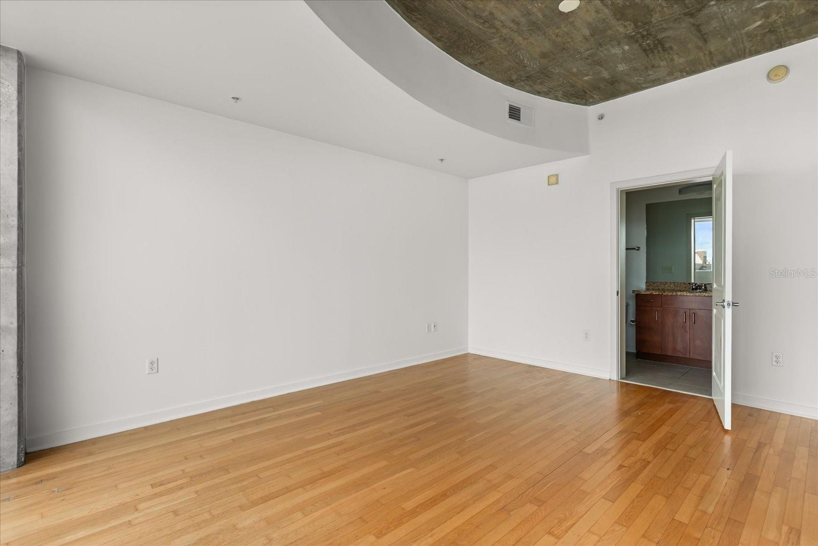 SOLAIRE/PLAZA CONDO - Residential