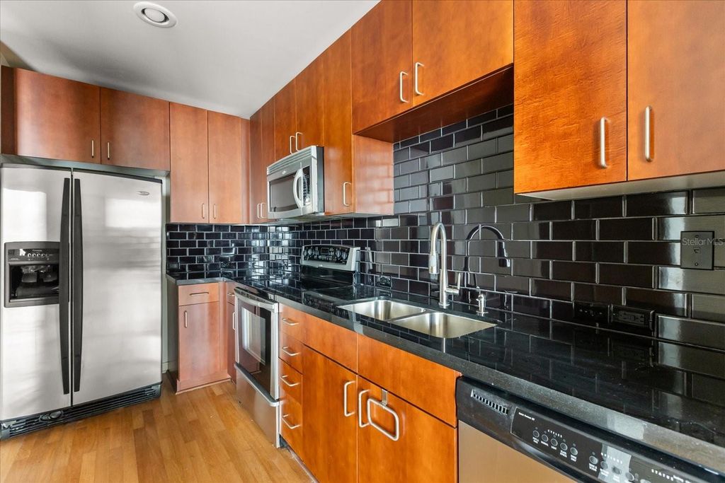 Photo of 155 S Court Avenue #1011, Orlando, FL 32801 (MLS # O6377142)