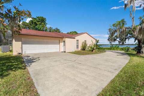 Tiny photo for 8943 Silver Lake Drive, Leesburg, FL 34788 (MLS # TB8553526)