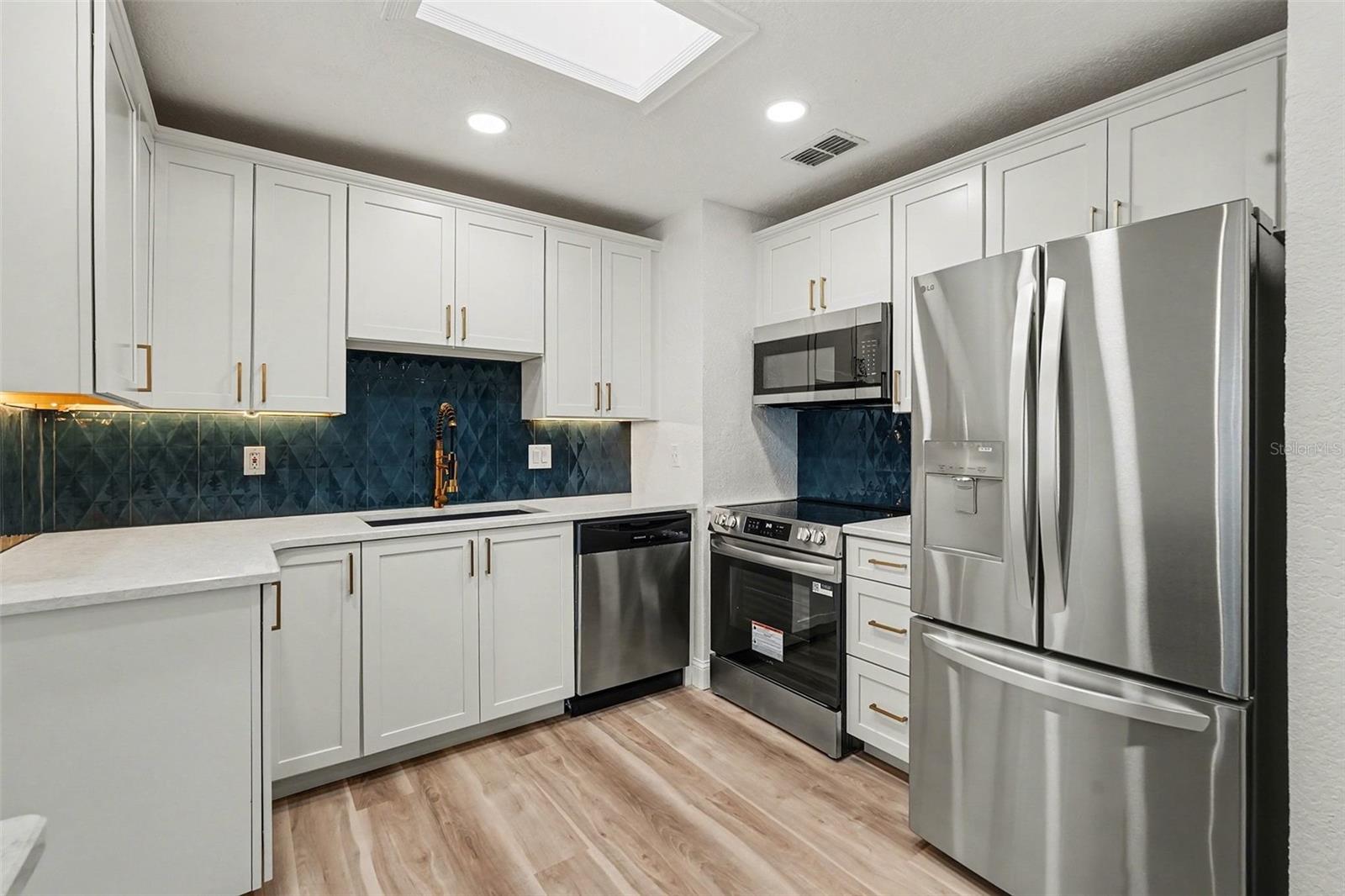 LAKEWOOD ESTATES SEC D - Residential