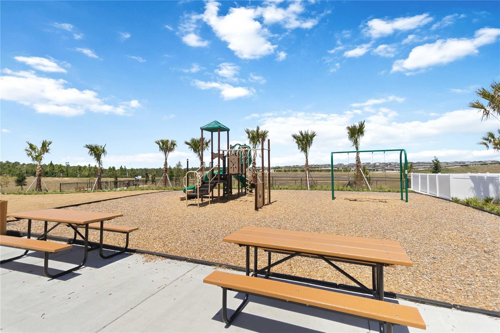 VILLAGES/MINNEOLA HILLS PH 4 - Residential