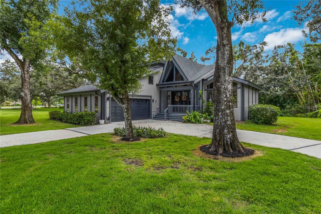 Photo of 6018 Glen Abbey Lane, Bradenton, FL 34202 (MLS # A4664613)