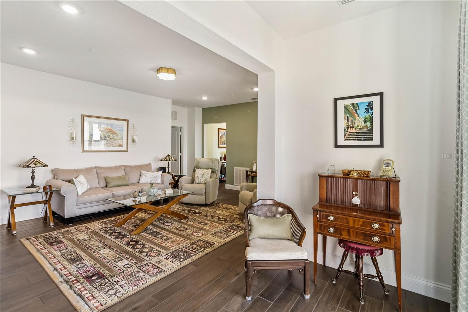 GATHERINGS/LK NONA IV BLDG 4 - Residential