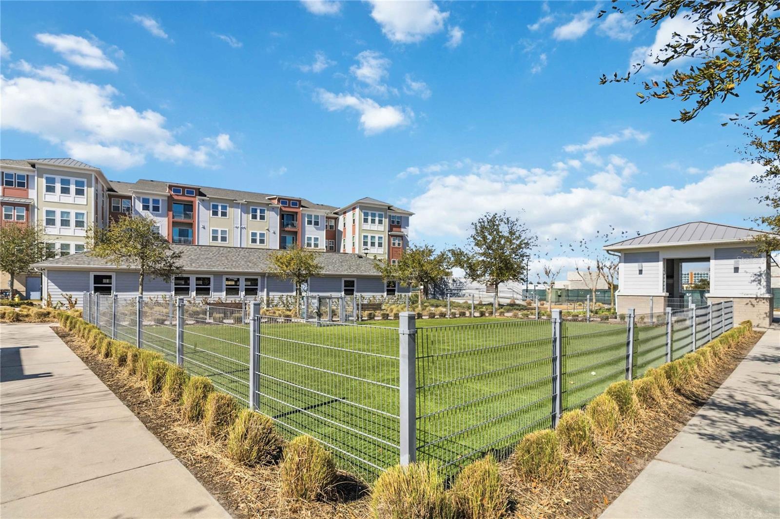 GATHERINGS/LK NONA IV BLDG 4 - Residential