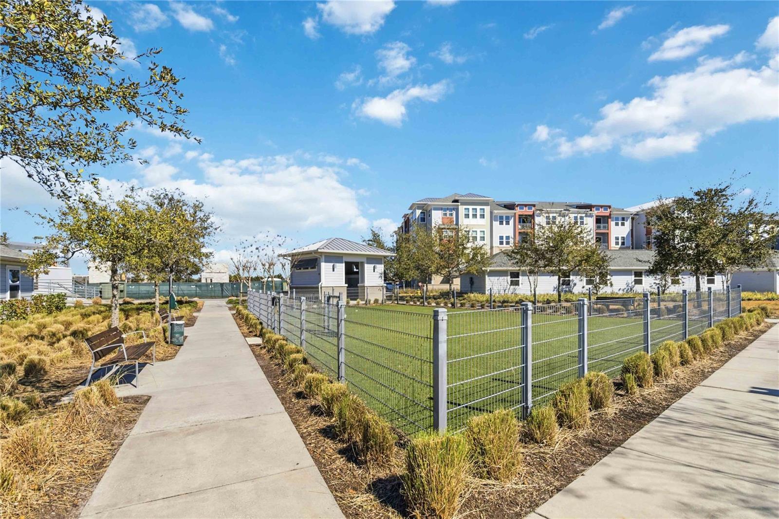 GATHERINGS/LK NONA IV BLDG 4 - Residential