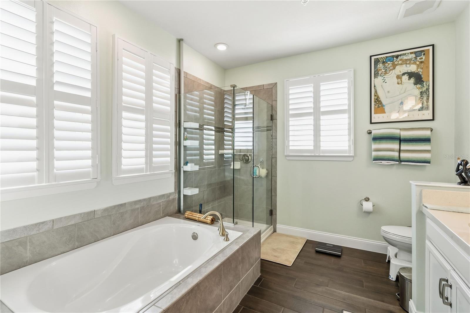 GATHERINGS/LK NONA IV BLDG 4 - Residential