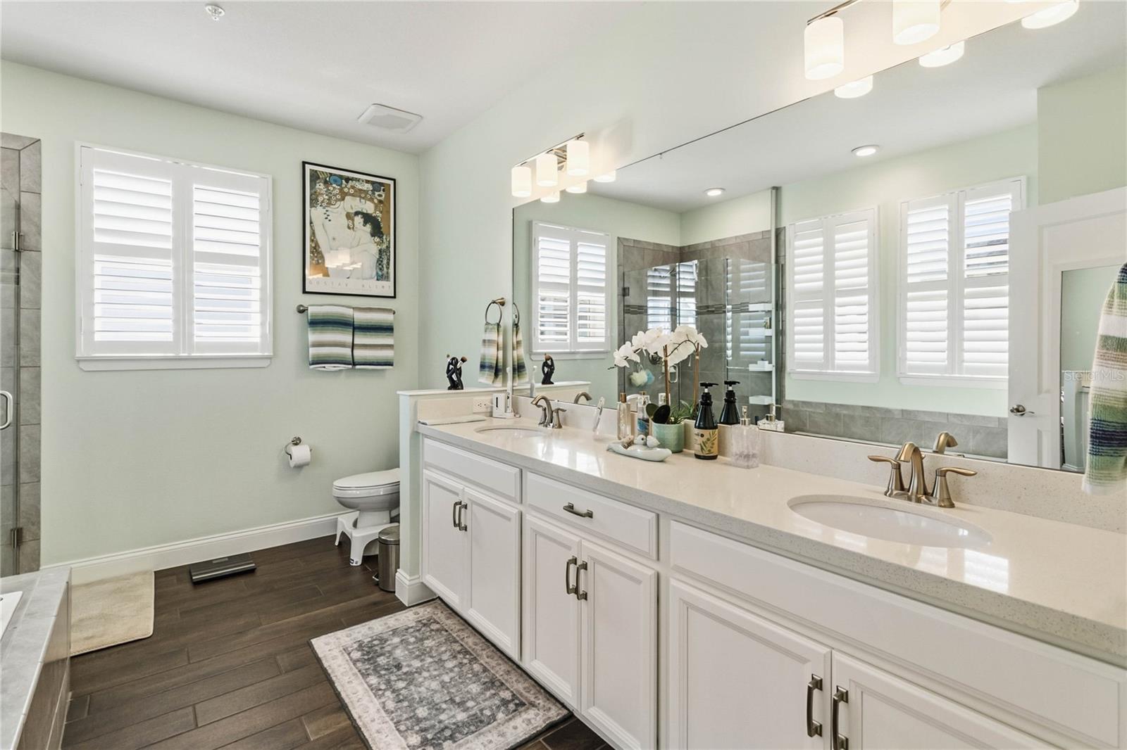 GATHERINGS/LK NONA IV BLDG 4 - Residential