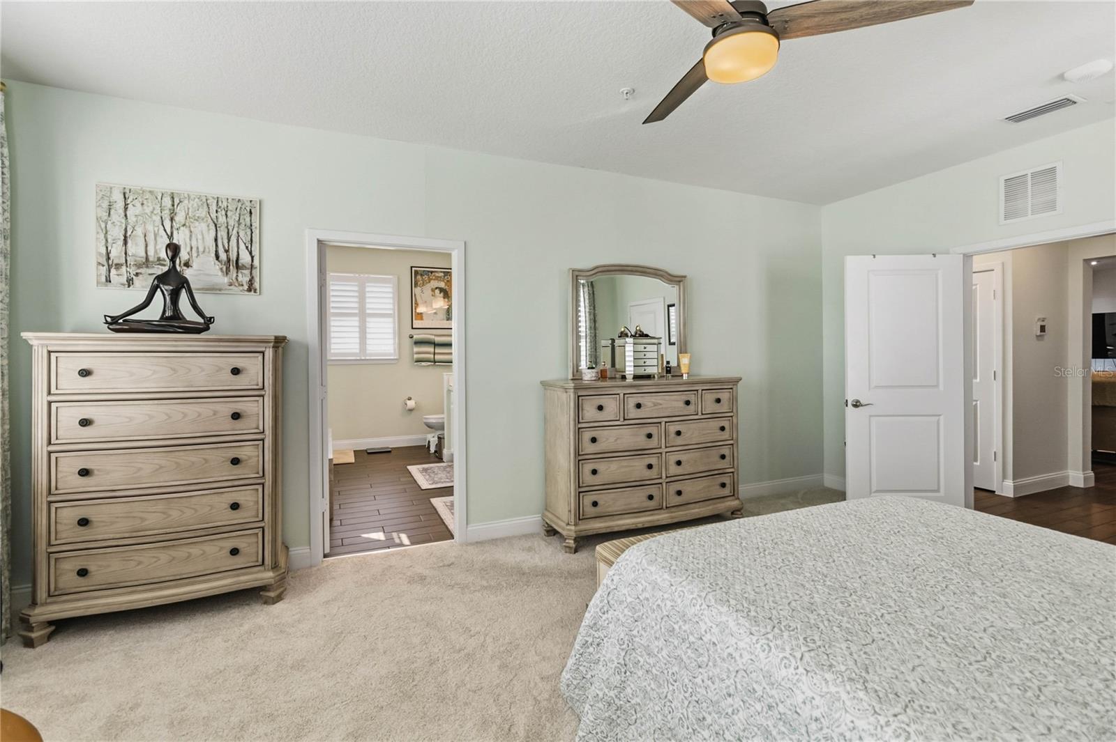 GATHERINGS/LK NONA IV BLDG 4 - Residential