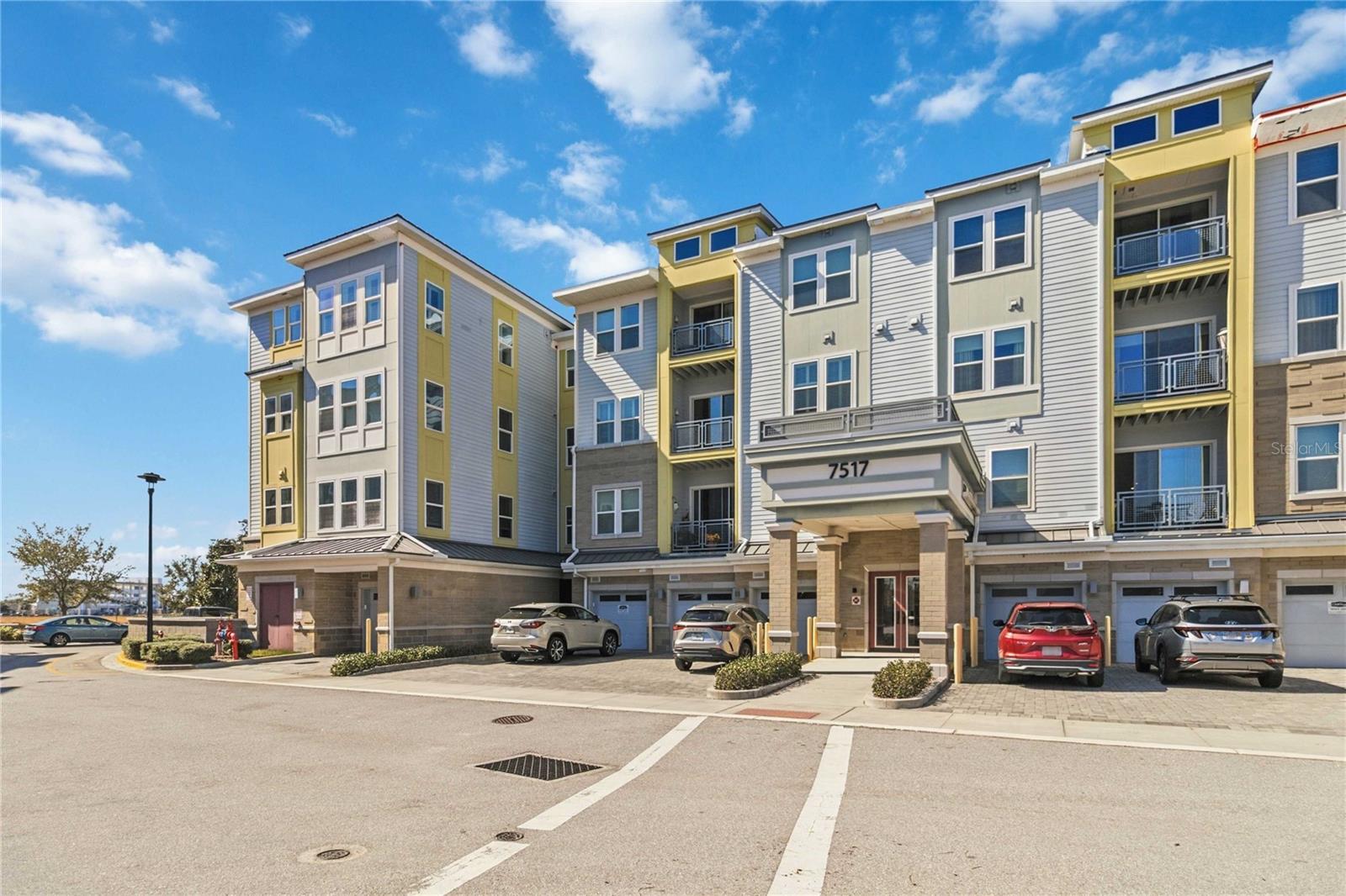 GATHERINGS/LK NONA IV BLDG 4 - Residential