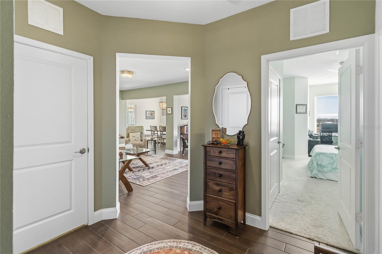 GATHERINGS/LK NONA IV BLDG 4 - Residential